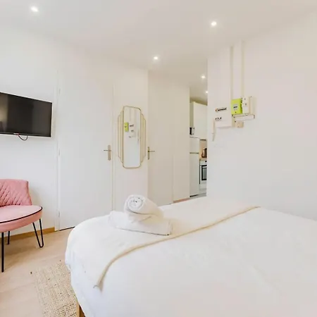 Апартаменты Joli 20m2 Cozy Et Equipe Avec Terrasse !